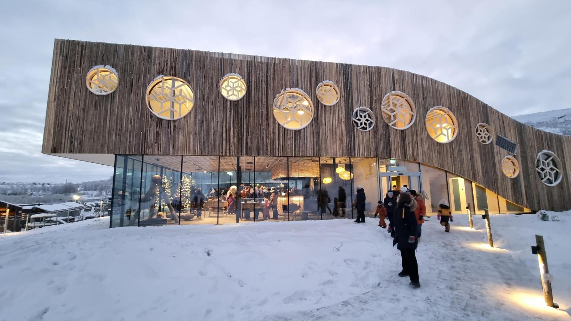 Snowhotel 3*